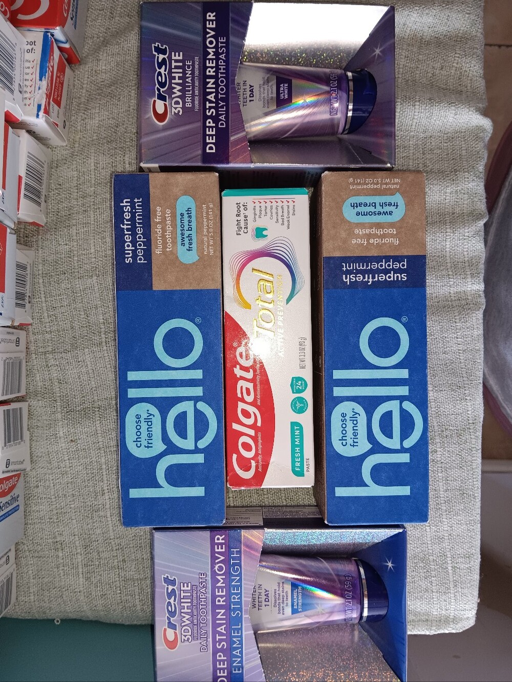 Colgate Total & Hello Peppermint Toothpaste Bundle - Blue & White